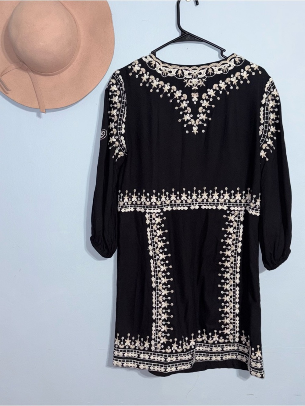 Maeve Anthropologie Bohemian Embroidered Black Tunic Dress with Ivory Detailing - Picture 4 of 4